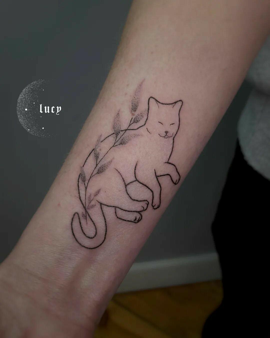 Inksearch tattoo Lucy_handpoke