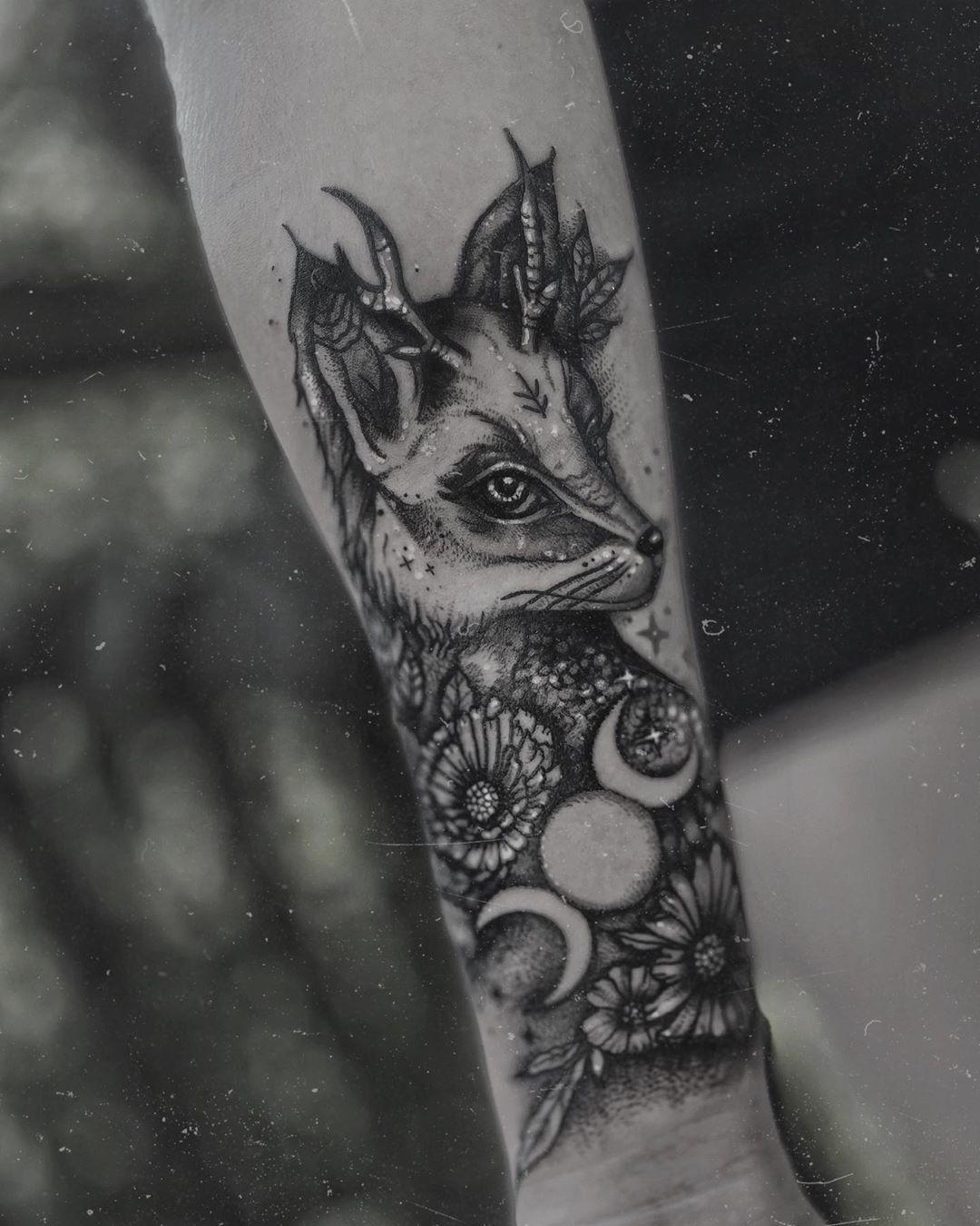 Inksearch tattoo Emanuela Latoszek 🌙 The Sacred Touch ⚜️
