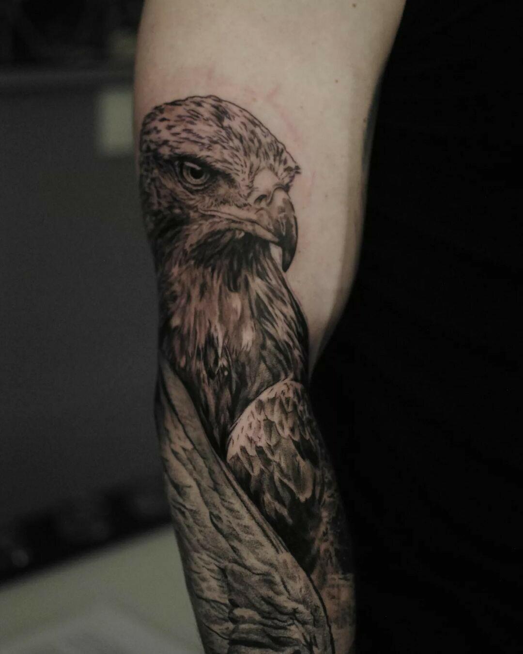 Inksearch tattoo Marcin Nencek Grey eye Tattoo