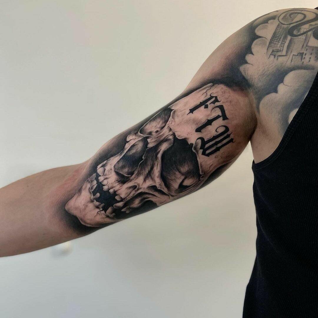 Inksearch tattoo Miejski Folklor Tattoo & Piercing
