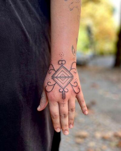 tintenstrich.tattoo inksearch tattoo