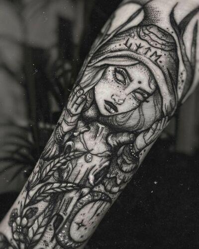 Emanuela Latoszek 🌙 The Sacred Touch ⚜️ inksearch tattoo