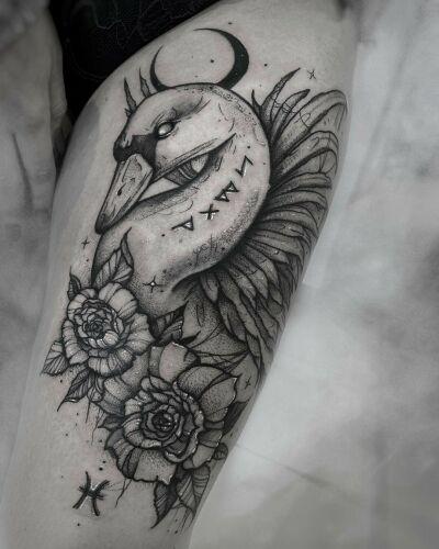 Emanuela Latoszek 🌙 The Sacred Touch ⚜️ inksearch tattoo